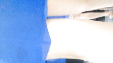 蓝裙白窄内垂直角度